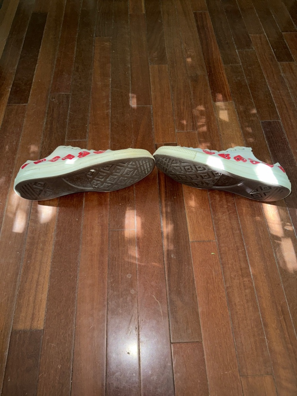Converse Cream Low-Top Play Heart Accents - Picture 8 of 10